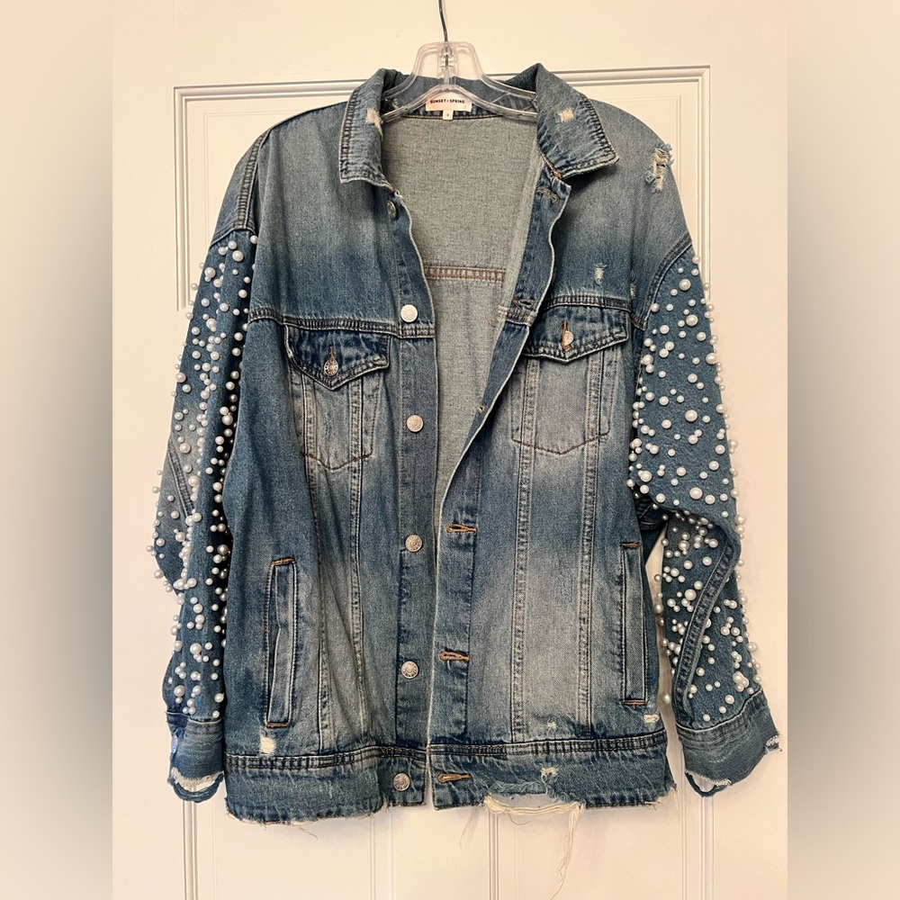 Bloomingdale’s: Sunset + Spring Pearl sleeve denim jacket